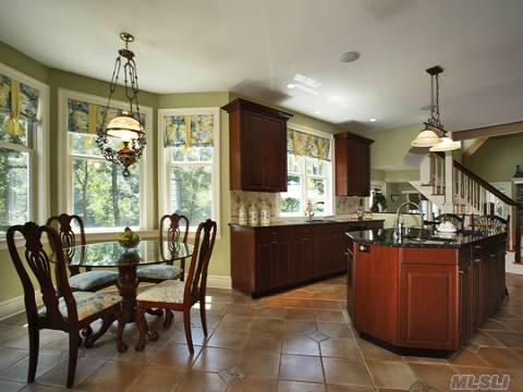 Kitchen 6 - Breakfast Area