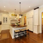 Traditional kitchen with large island